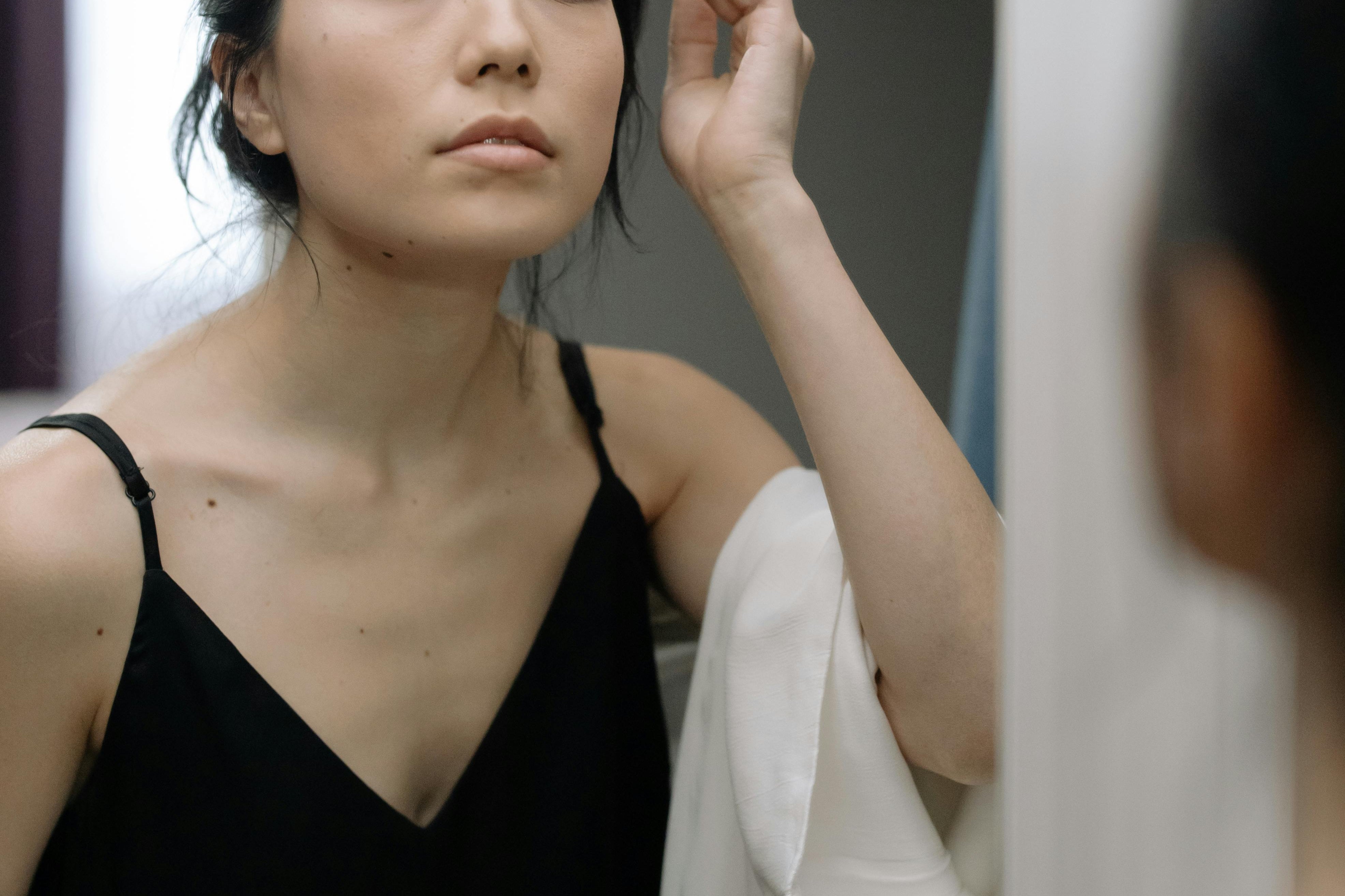 Dry Skin Rescue: How Cleansing and Moisturizing Restore Your Skin’s Vitality